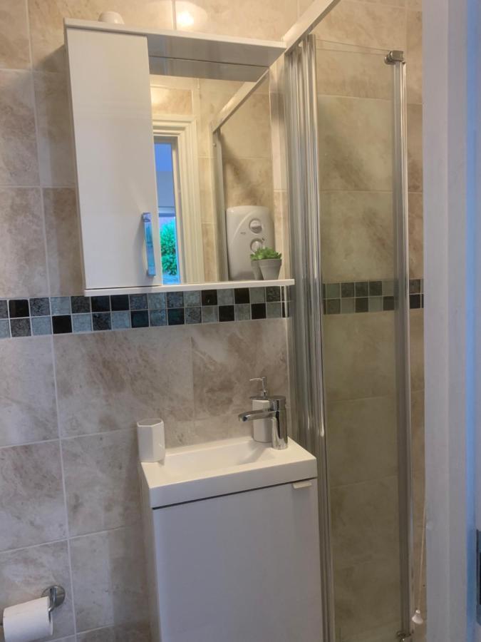 Cosy Room With Private Entrance & Ensuite 독서 외부 사진